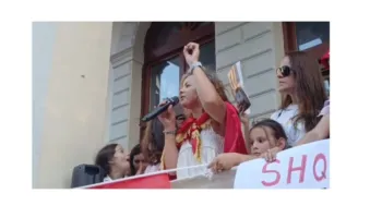 Rama nesër në Shkodër, qytetarët paralajmërojnë nga ballkoni i bashkisë: Do të presim te Kalaja