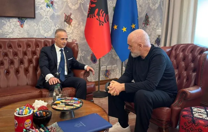 Rama pret ambasadorin turk, në fokus forcimi i mëtejshëm i marrdhënieve mes dy vendeve