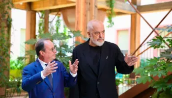 Rama takon në Tiranë ish-presidentin francez