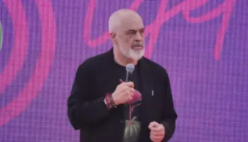 Rama u përgjigjet protestuesve: Kush më quan tradhtar është i pafytyrë