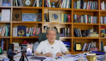 “Rama u takua me Ahmedinaxhadin disa herë në Iran”/ Berisha zbulon: Kam qenë kryeministër kur shërbimet e huaja më…