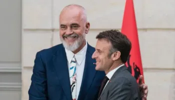 Rama vizitë në Francë, takohet me Macron