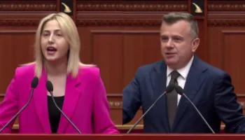 “Realiteti kërkon dorëheqjen e Ramës”/ Balla-Zhupës: Fjalim flamingo nga Temu. Dilni në protestën që bën thirrje “Berisha në burg”