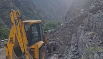 Reshje të dendura shiu në juglindje, bllokohet aksi rrugor Lozhan–Moglicë