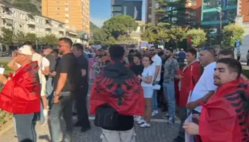 “Revolucioni i Flamingove”, nis protesta e qytetarëve në Tiranë