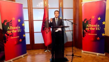 Rezultatet e Konferencës së tetë Ndërqeveritare, Hoxha pret Komisioneren Kos dhe ekipin e BE-së në misionin shqiptar në Bruksel