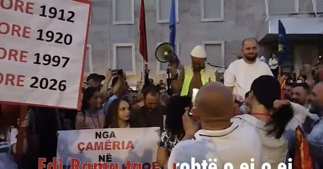 “Robt e shtëpive tona janë interes privat”, Rama i përgjigjet protestuesve që shënjestruan familjen e tij dhe i fton në përballje publike! (VIDEO)