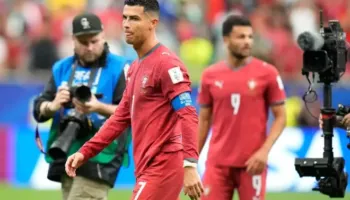 Rrezik për “luftë civile” te Portugalia… Shokët e CR7 akuzohen se po e bojkotojnë, duke mos ia pasuar topin