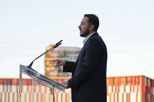 “Sali nuk je më opozita, por pengesa”/ Salianji-Berishës: Dhe meqë ke kaq merak të merresh me budallallëqe, dil fol…