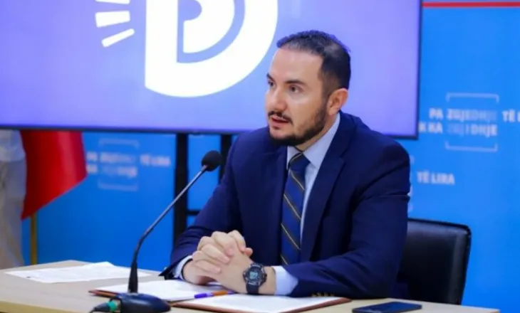 Salianji nxjerr pamje nga protesta dhe bën thirrjen: Rama, jep dorëheqjen! Fund modelit të korruptuar