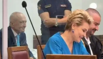 Seanca në GJKKO, Meta: Banoj tek 313-ta dhe jam beqar! Kryemadhi: USB e SPAK nuk hapet