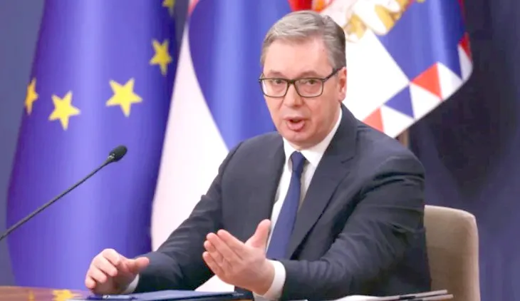 Serbia mes dy zjarreve, Uashingtoni dhe Brukseli shtojnë presionin ndaj Beogradit për lidhjet me Kinën, Vuçiç…