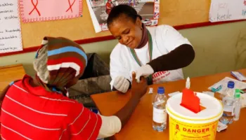 SHBA ndalon financimin e programeve të HIV-AIDS në Afrikën e Jugut