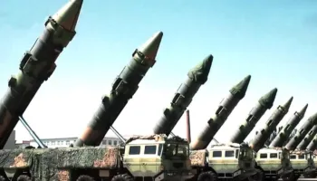 SHBA në aksion, forcat amerikanë bllokojnë një ‘shi’ raketash e dronësh iranianë
