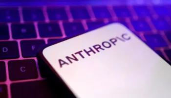 SHBA shtrëngon kontrollin mbi inteligjencën artificiale, bllokon aksesin në modelet e Anthropic