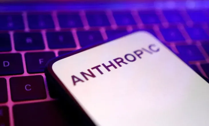 SHBA shtrëngon kontrollin mbi inteligjencën artificiale, bllokon aksesin në modelet e Anthropic