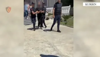 Shërbente si furnizues i heroinës, arrestohet 48-vjeçari në Kurbin. Në banesë i gjenden 144 bimë kanabisi