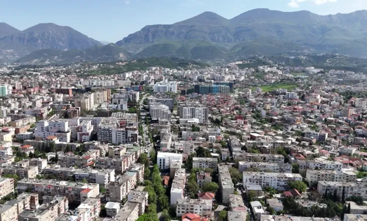 Shërbimet lënë pas prodhimin, turizmi dhe ndërtimi rriten, industria shqiptare vijon tkurrjen