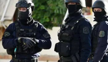 Shkatërrohet grupi i trafikut të drogës dhe armëve, tetë persona të arrestuar në Athinë