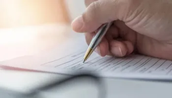 Shpërndau tezën e Gjuhës Shqipe dhe Letërsisë në rrjete sociale, përjashtohet maturanti në Kukës