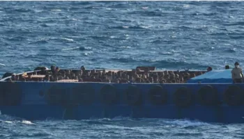 Shpëtohen qindra emigrantë në ujërat pranë Kretës