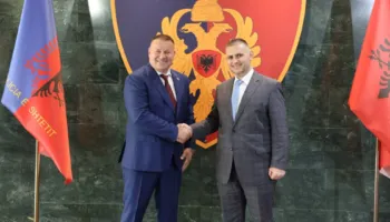Shqipëri-Kosovë, polici e përbashkët në rrugë gjatë verës 2026! Nënshkruhet marrëveshja për sigurinë rrugore dhe menaxhimin e fluksit turistik