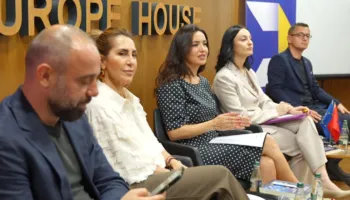 “Shqipëria më afër BE”, UET prezanton tekstin e integrimit për studentët e gazetarisë, ish-ministrja: Më pranë anëtarësimit
