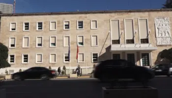 Shqipëria merr 302 milionë dollarë hua nga SHBA-të, do të përdoren për qëllime ushtarake