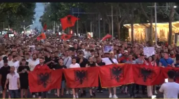 “Shqipëria, peng i korrupsionit”/ ‘Zvërneci’, Hasani: Diaspora mbështet protestat