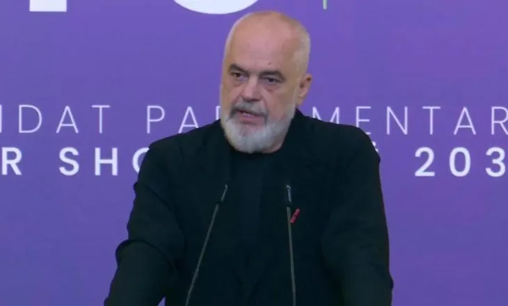 Shqiptarët i kërkojnë dorëheqjen/ Rama: Një qeveri s’e dorëzon kurrë timonin te zhurma