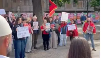 Shqiptarët në këmbë, kërkojnë dorëheqjen e Ramës/ Protesta sot në Hagë: Ta rrëzojmë qeverinë e korruptuar…