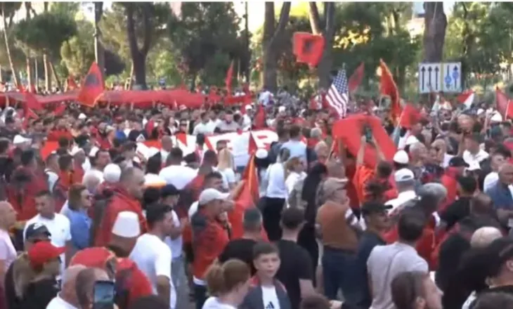 Shqiptaria në këmbë kundër tij, shkallon Rama, sulmon shqiptarët e Kosovës dhe maqedonisë: Ushtarë të…