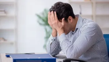 Shtatë arsye të habitshme pse ndiheni vazhdimisht të lodhur