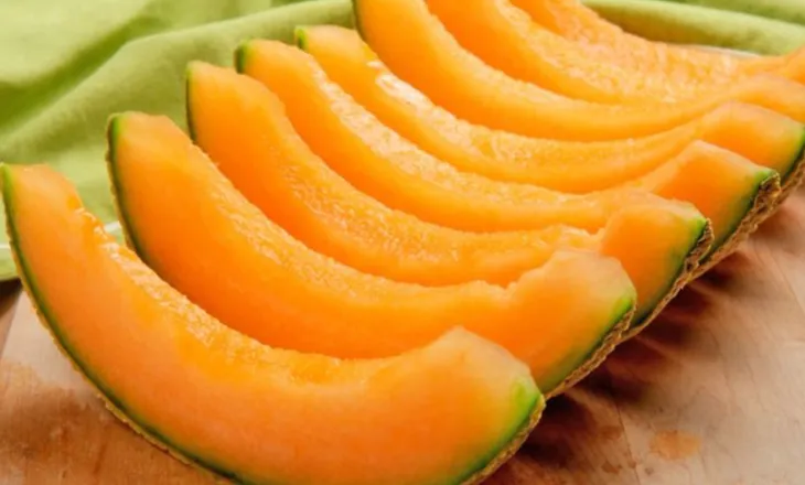 Si të zgjidhni një pjepër: 3 truke të pagabueshme për të përcaktuar nëse fruti është i pjekur