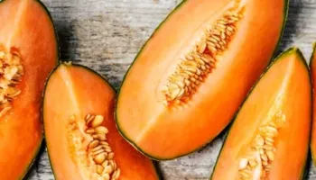 Si të zgjidhni një pjepër, 3 truke të pagabueshme për të përcaktuar nëse fruti është i pjekur