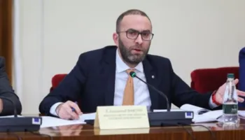 “S’kam qenë kurrë në Aruba”/ Bardhi shpërthen ndaj Ramës: Është një e vërtetë që ulëret dhe nuk e fsheh dot me batuta!