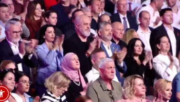 Socialistët mblidhen në Pallatin e Kongreseve për të festuar 35-vjetorin e themelimit