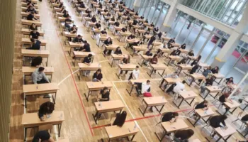 Sot provimi i parë i maturës shtetërore, nxënësit testohen në gjuhën e huaj