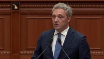 Spahia kritika në Kuvend për urdhrin e Ministrisë së Shëndetësisë, kërkon sqarime për terapinë hormonale për transgjinorët