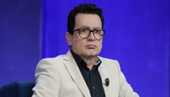 Spahiu: Kosovarët në Tiranë nuk protestojnë për patriotizëm, por për orientim fetar
