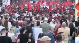 “SPAK të kërkojë heqjen e imunitetit të Ramës”/ Protestuesit shpalosin kërkesat e tyre: Nga qeveria teknike…