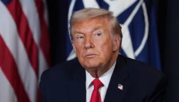 Sulmet me dronë ndaj anijeve në Hormuz rrisin alarmet për përshkallëzim, Trump: Irani shkeli marrëveshjen e armëpushimit