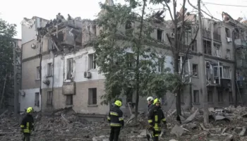 Sulmi masiv rus në Ukrainë gjatë natës, rëndohet bilanci i viktimave, të paktën 22 të vdekur dhe mbi 100 të plagosur