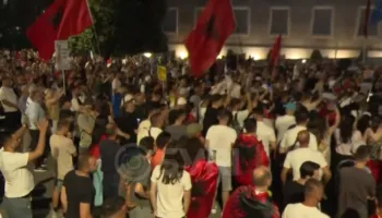 SYRI TV/ Dita e 31-të e protestave antiqeveritare, kërkohet dorëheqja e kryeministrit Rama