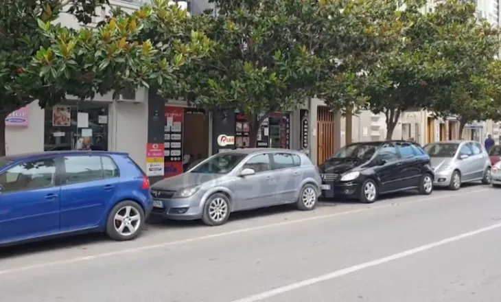 SYRI TV/ Parkimi në rrugët e Durrësit bëhen me pagesë, ja tarifat