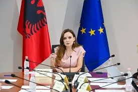 Tabaku: Korrupsioni dhe pastrimi i parave, porta kryesore e ndërhyrjeve të huaja në Shqipëri