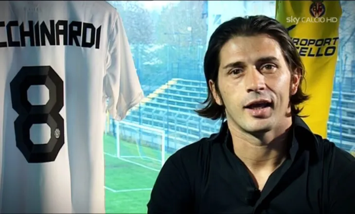 Tacchinardi “skarcon” Vlahoviç: Juventusi të mos shohë më pas, do të merrja Kolo Muani dhe Sørloth