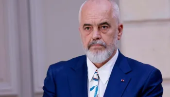 Takimi me drejtuesit e PS, Rama porosit të tijët: Rrini pranë qytetarëve, jemi në një luftë dixhitale