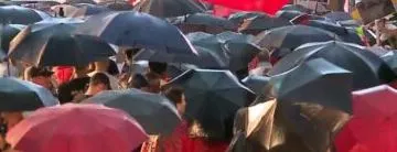 “Të gjithë protestuesit të shtunën, do të jenë shesh”/ Të pandalshëm dhe të vendosur, qytetarët brohorasin thirrjet