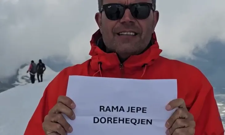 Të lënë jashtë protestës, demokratët “marrin malet”! Hasimja kërkon dorëheqjen e Ramës nga Alpet Zvicerane (VIDEO)